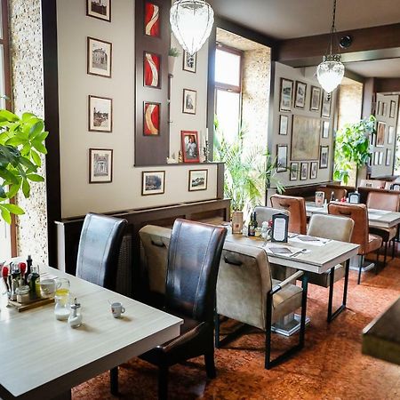 Gozmalom Etterem Es Panzio Bed & Breakfast Kormend Exterior photo