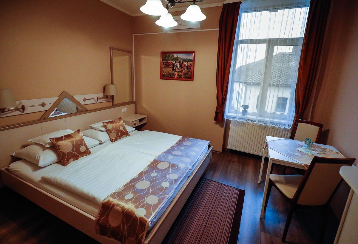 Gozmalom Etterem Es Panzio Bed & Breakfast Kormend Exterior photo