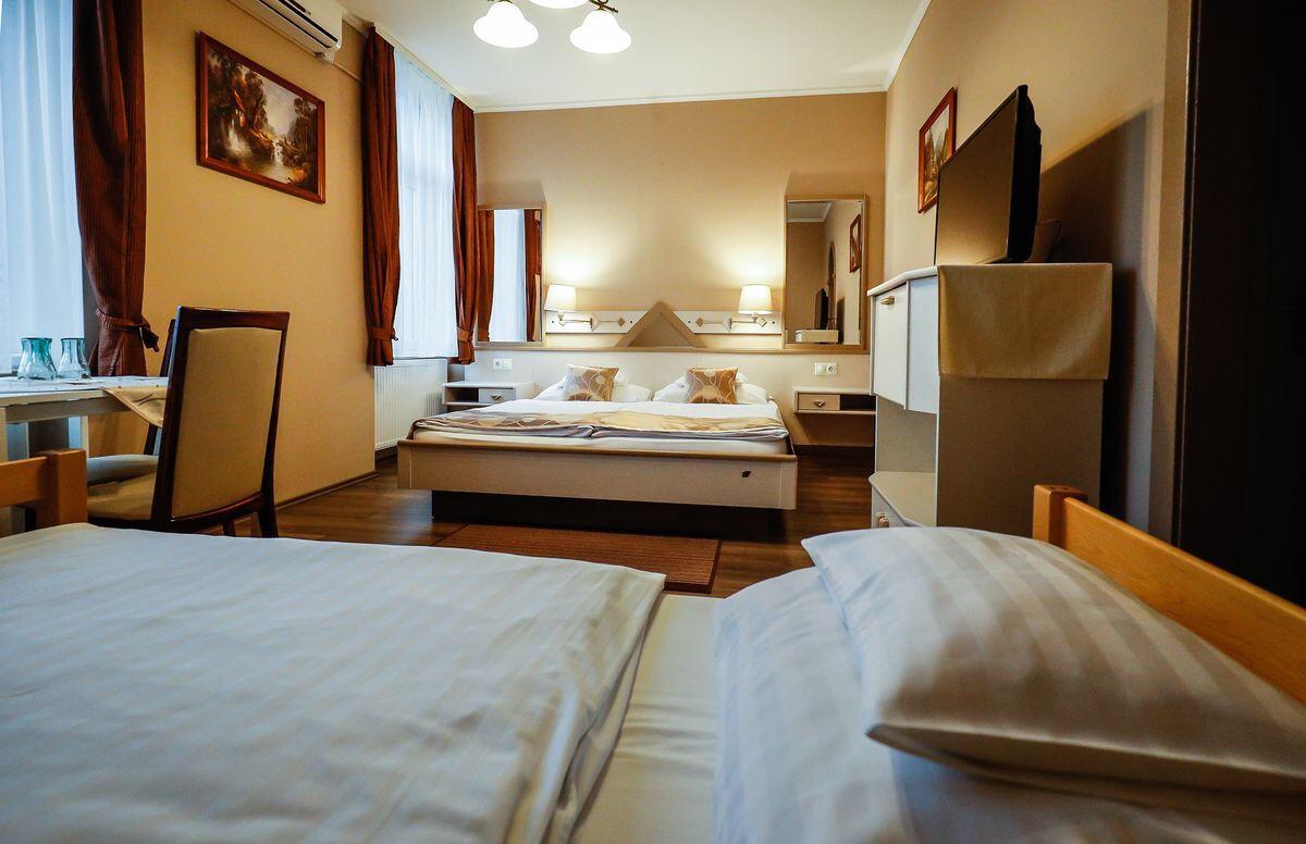 Gozmalom Etterem Es Panzio Bed & Breakfast Kormend Exterior photo